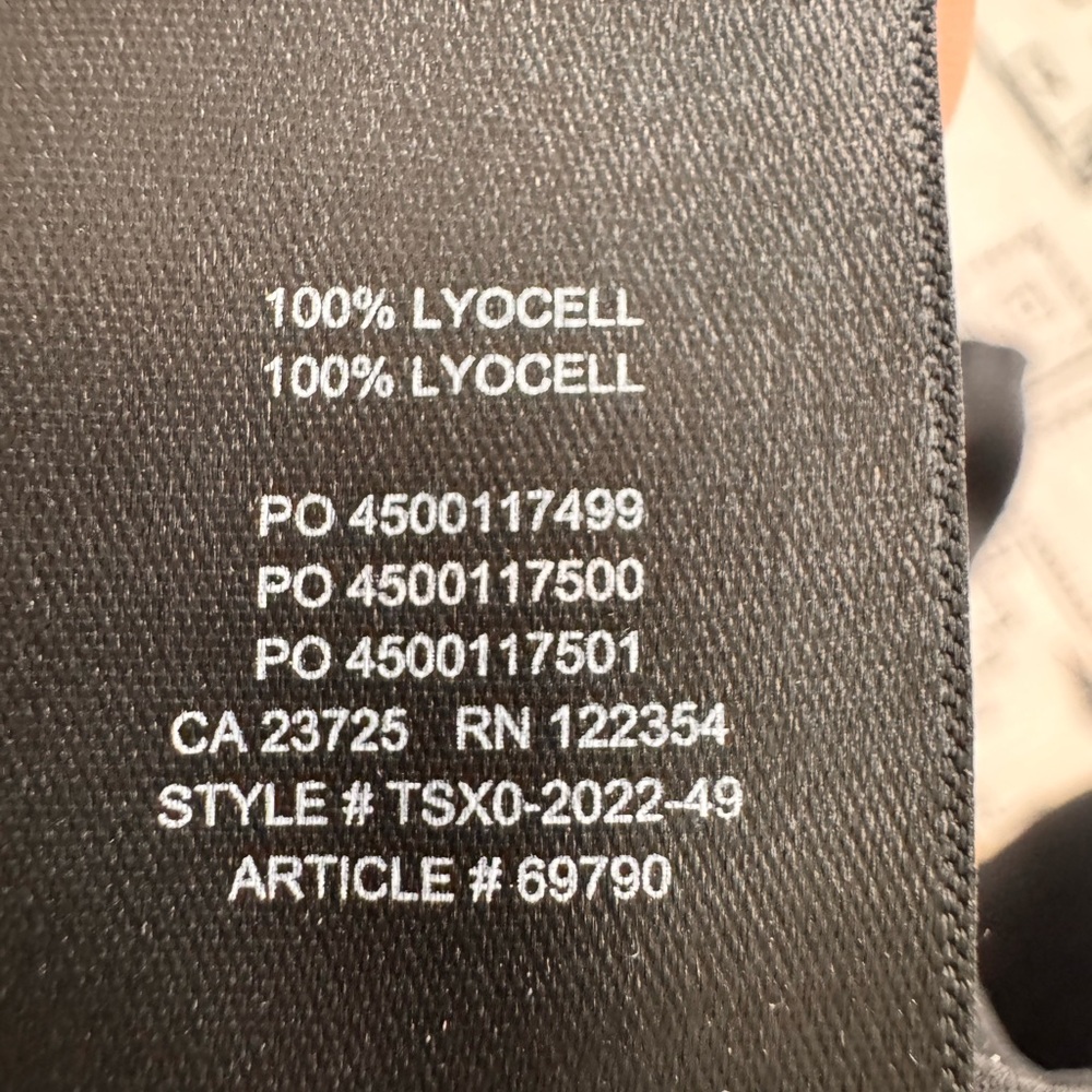 Women’s black button down lyocell cargo shirt. - Picture 4 of 4